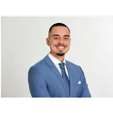 Cameron Schweikhard, Selbstständiger Finanzberater für die Deutsche Bank.jpg