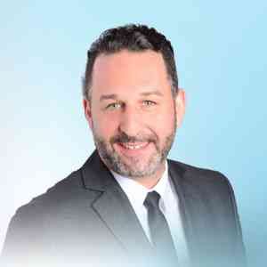 Tobias Schreiner-Weihrauch Selbstständiger Finanzberater für die Deutsche Bank.jpg