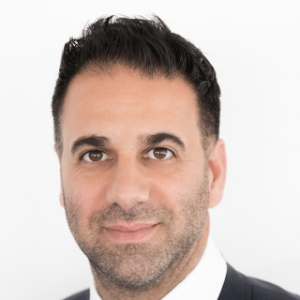 Amir Mozaffari Geschäftsstelle Deutsche Vermögensberatung.jpg