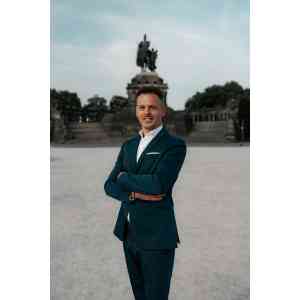 Andre Cerbello Immobilien.jpg