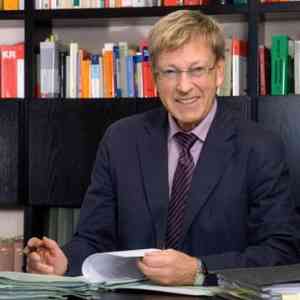 Rechtsanwalt Dr. Burkhard Schulze.jpg