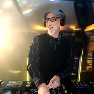 DJ Zitros (Peter Rohr).jpg