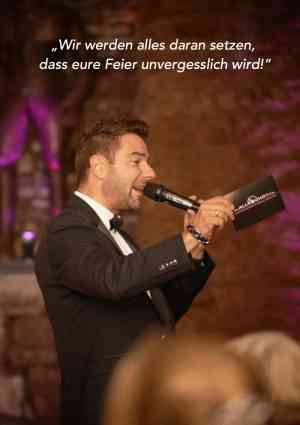 Allround DJ Harry Garcia & Selfie.events Profi Fotobox.jpg