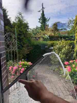 Glas- & Gebäudereinigung Sauber Zauber.jpg