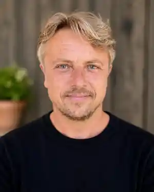 Bastian Polzer | Manufaktur für Wandel und Entwicklung.jpg