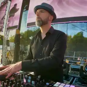 DJ Thomas Mavaleo.jpg