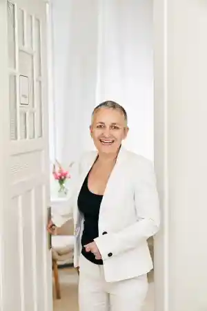 Kathrin Lindow  Beziehungs-Coaching, Paarberatung & Trennungsbegleitung.jpg