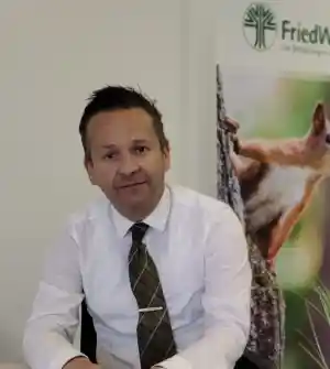 Bestattungsservice Knöfel.jpg