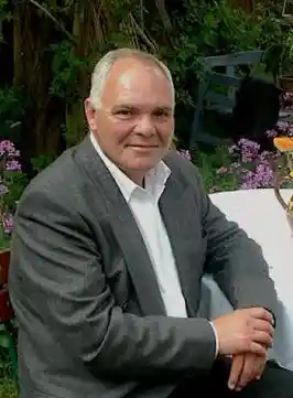Trauerredner Peter Schmid.jpg