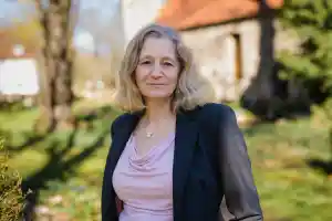 Freie Trauerrednerin Kathrin Ritter.jpg