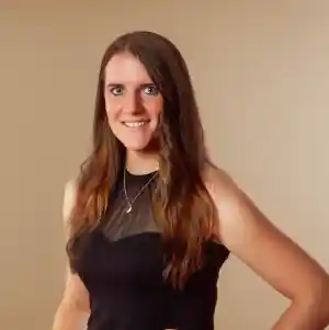 Linda Fütterer / Sängerin für Hochzeiten und Trauerfeiern.jpg