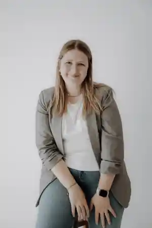 Freie Rednerin Carolin.jpg