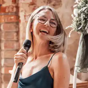 Clarissa Naomi - Traurednerin Köln, NRW & Ausland .jpg