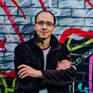 DJ Dona - Groove + Vibes DJ.jpg