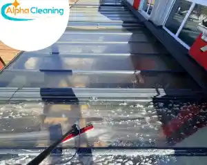 Alpha Cleaning Glas-Gebäudereinigung.jpg