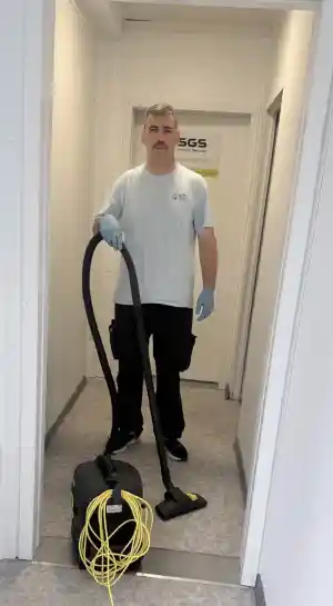 Hom Reinigung Service .jpg