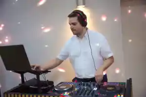 DJ Caly Phornia - Hochzeit & Event DJ.jpg
