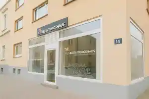 MAIN Bestattungshaus.jpg