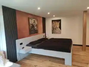 Kris Raumausstatter.jpg