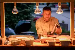 Overather Mietkoch (Nidal El-Khamis).jpg