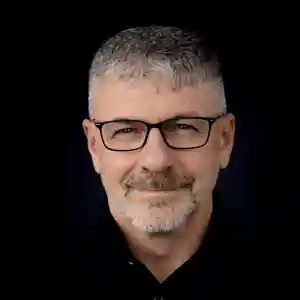 DJ Tom Beneth.jpg