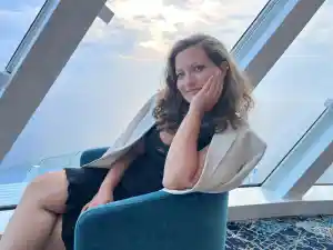 Freie Rednerin Carina Herzog.jpg