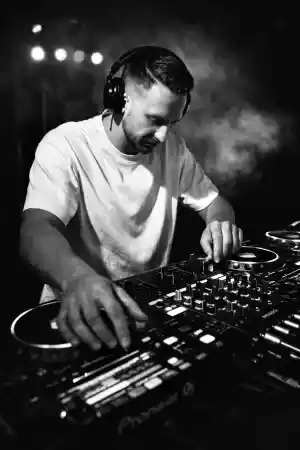 DJ Stöckchen.jpg