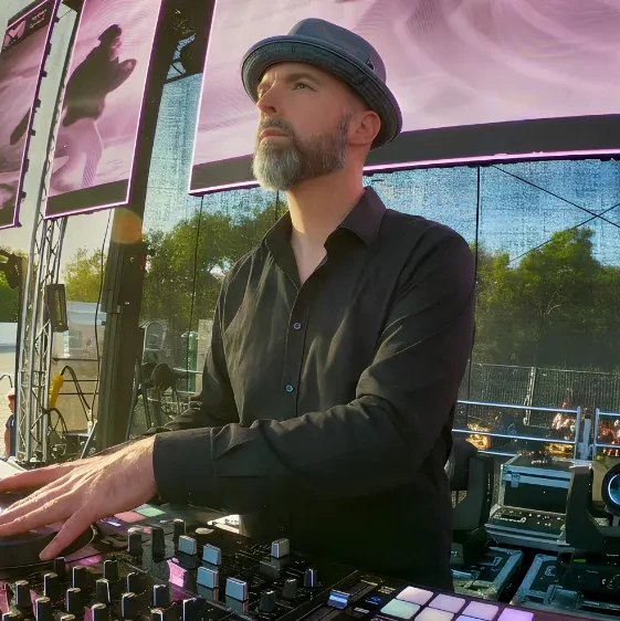DJ Thomas Mavaleo.jpg