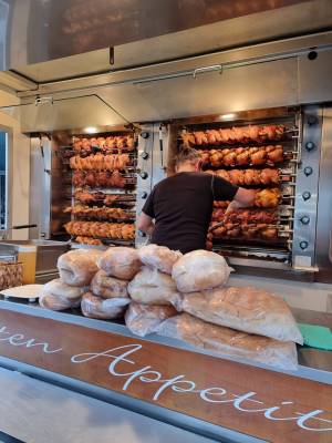 Running Farm GbR./Grillhähnchen/Geflügelspezialitäten/Mobile Grillstation.jpg