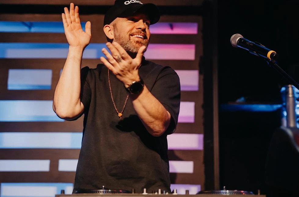 Jean-Pierre DJ und Live Musiker.jpg