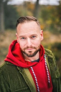 Freier Redner Tobias Broek.jpg