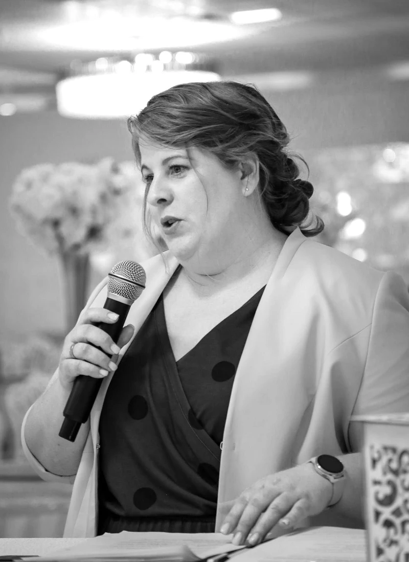 Christina Bertl - Freie Rednerin (IHK) & Zertifizierte Freie Rednerin (ZFR).jpg