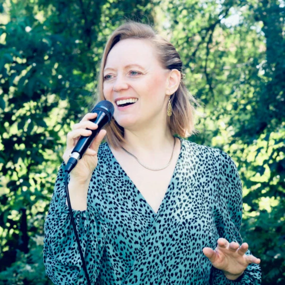 Sängerin Bine Trinker aus München.jpg