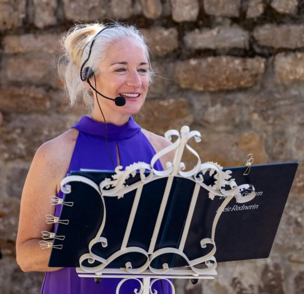 Désirée Grimm * Traurednerin * Trauerrednerin (IHK)* Würzburg* Franken* SW * BW *.jpg