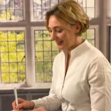 Anke Karsten - Redefertig - Traurednerin (IHK).jpg