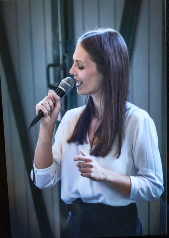 Sarah Chris - Sängerin für Hochzeiten, Taufen, Beerdigungen, Events.jpg
