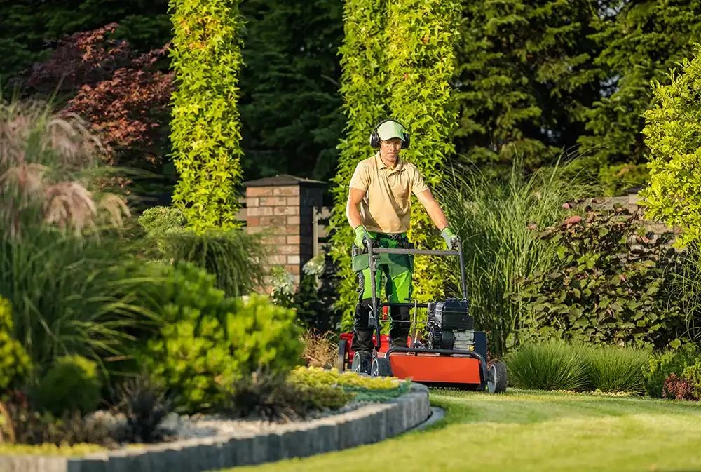 Garten- und Hausmeister-Service D. Körner.jpg