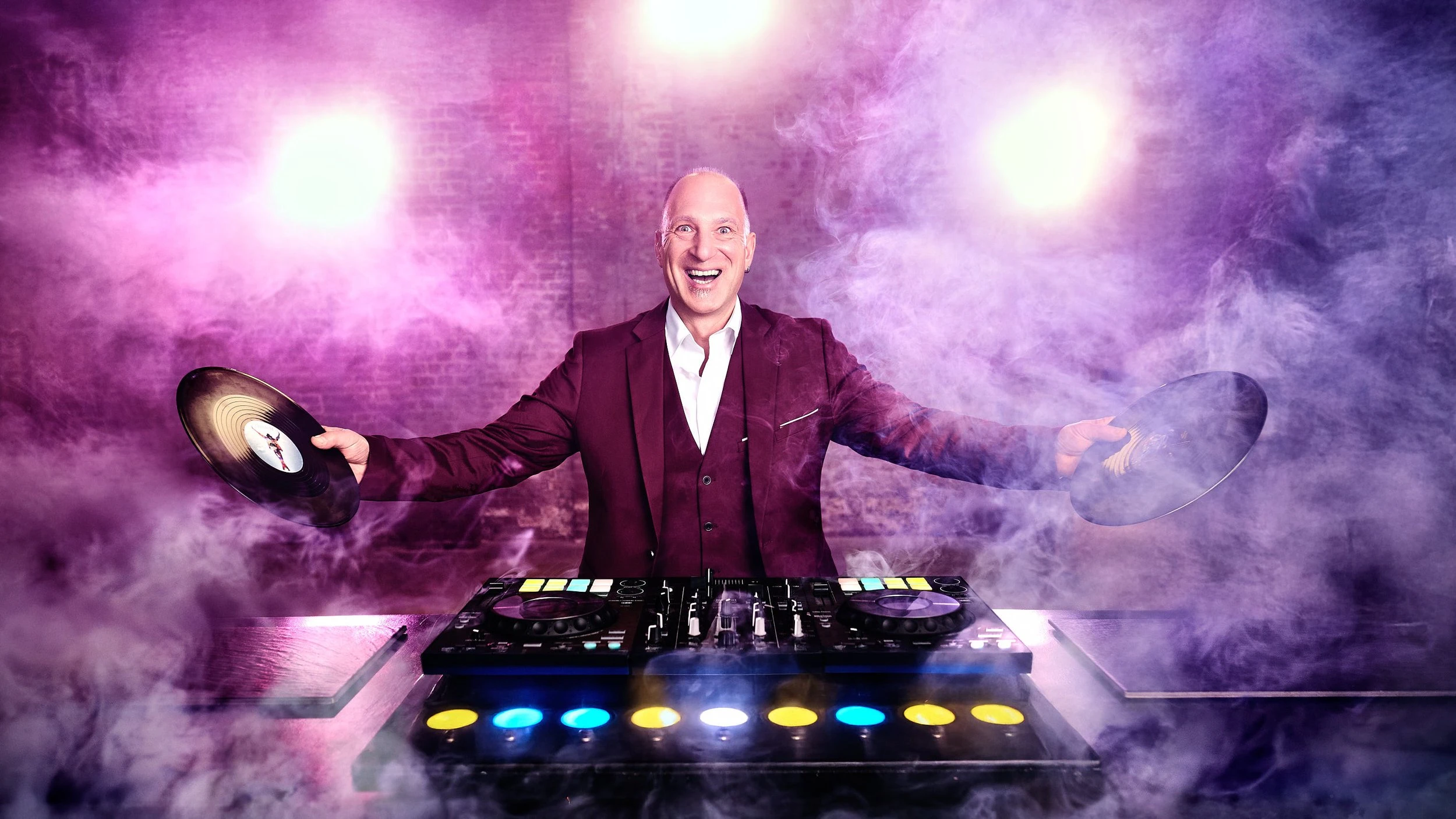 DJ Rossa - ihr DJ für Hamburg, Mecklenburg Vorpommern, Niedersachsen, Schleswig Holstein und Berlin-Brandenburg .jpg