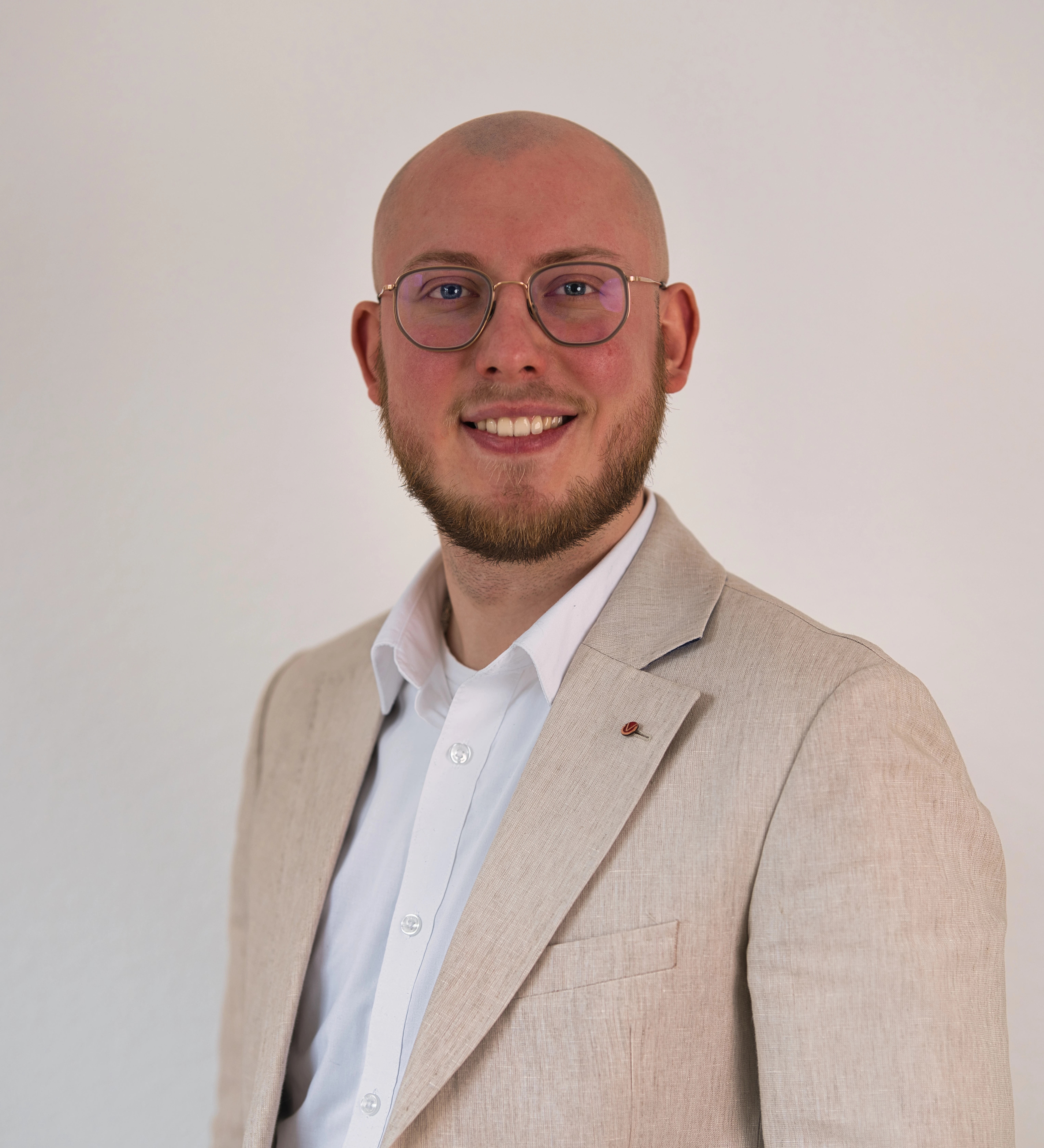 Fabian Benz Deutsche Vermögensberatung.jpg