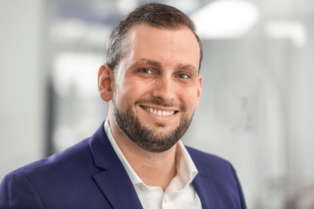 Allianz Versicherung in Langenhagen Fabio Gönnecke.jpg