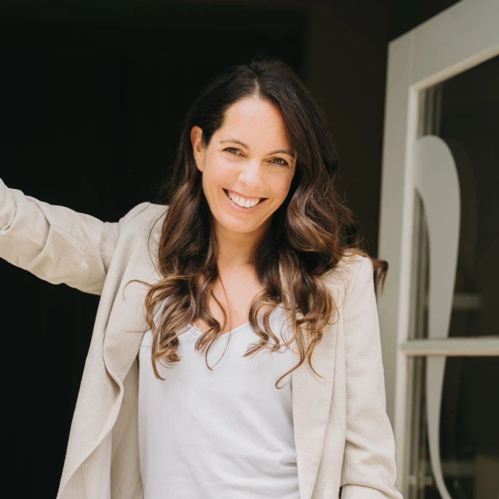 JOVALI – Frauen- & Kinderheilkunde, Heilpraktikerin Martina Cser.jpg