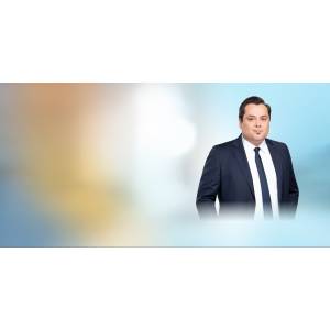 Bektas Kullu, Selbstständiger Finanzberater für die Deutsche Bank.jpg