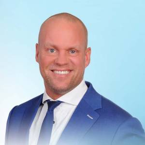 David Christopher Babilon, Selbstständiger Finanzberater für die Deutsche Bank.jpg