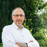 Holger Ginster Selbstständiger Finanzberater für die Deutsche Bank.jpg