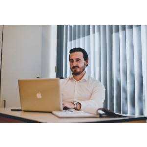 Rustem Schneider Finanzberater.jpg