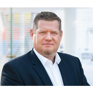 ERGO Versicherung Oliver Buchwald.jpg