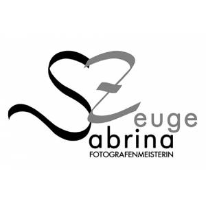 Sabrina Zeuge - Fotostudio für moderne Fotografie.jpg