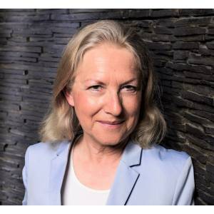 Regina Höppner Makler für Immobilien und Versicherungen.jpg