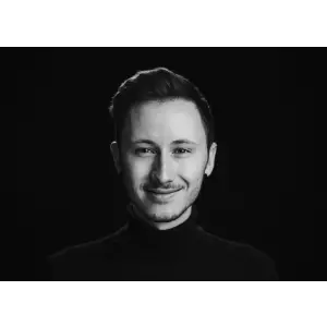 LUKAS LEERTASTE FOTOGRAF.jpg