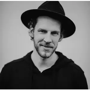 Micha Bührle Fotografie.jpg